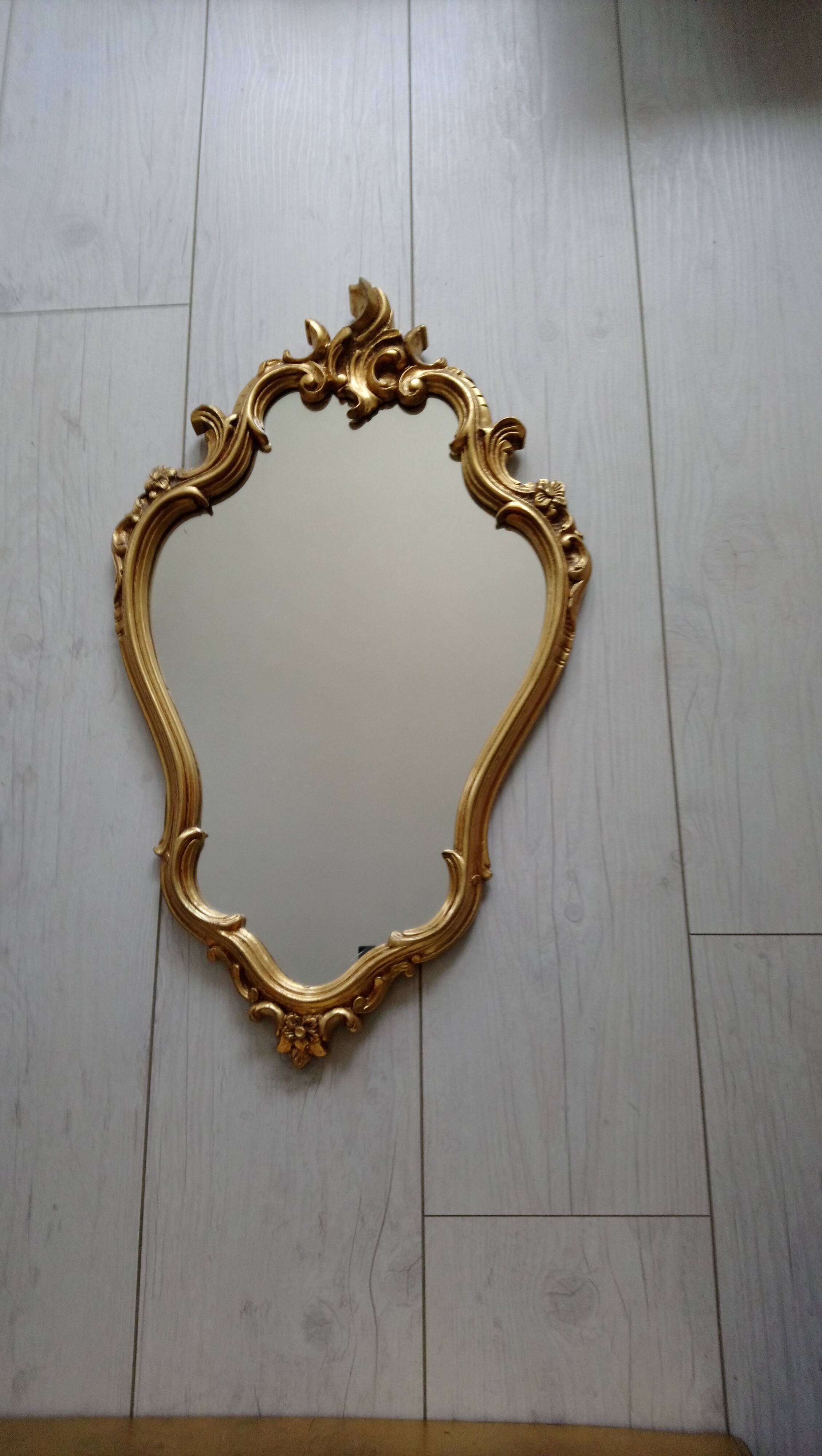 Console et miroir de chambre
