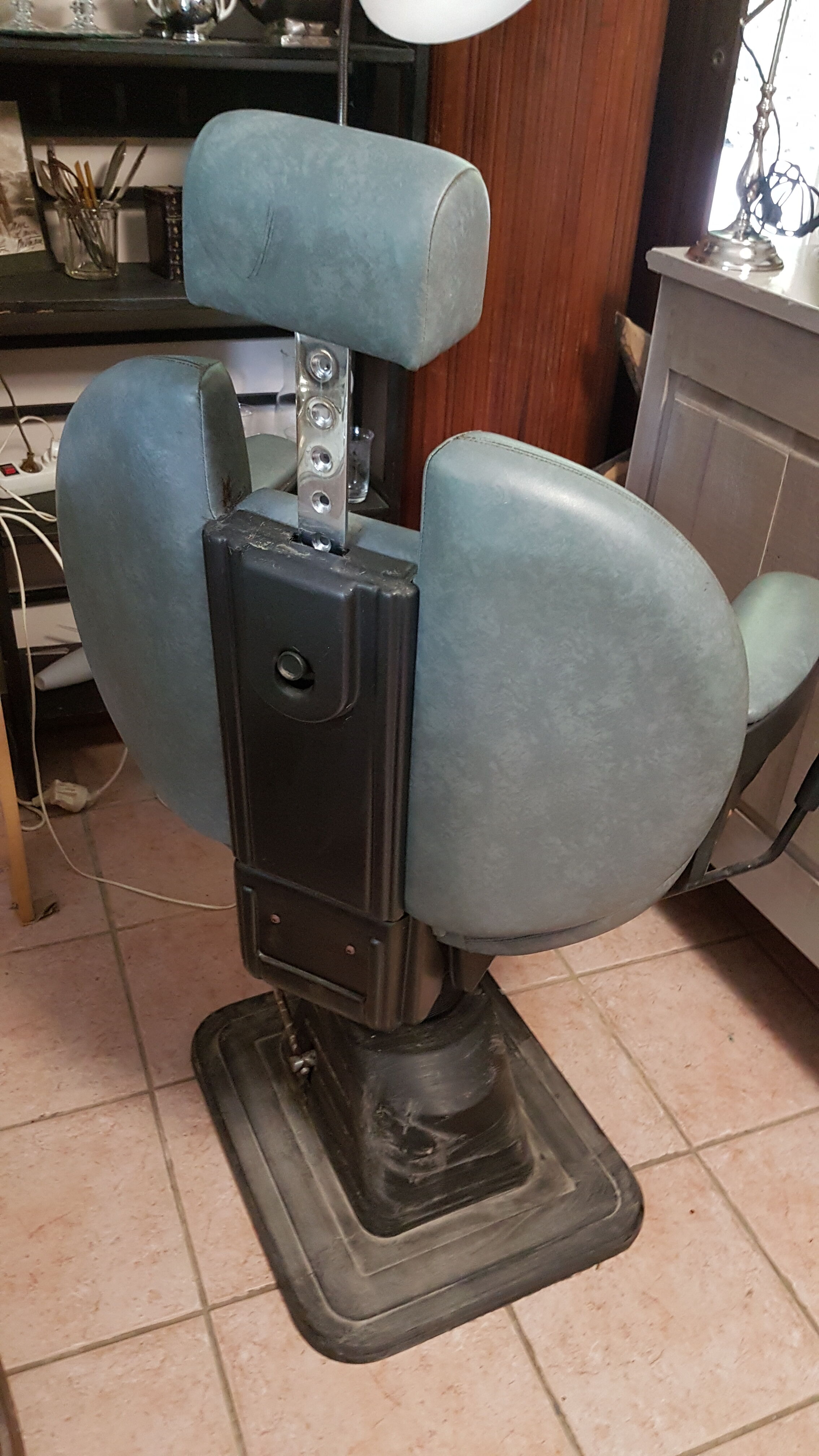 Barber's armchair