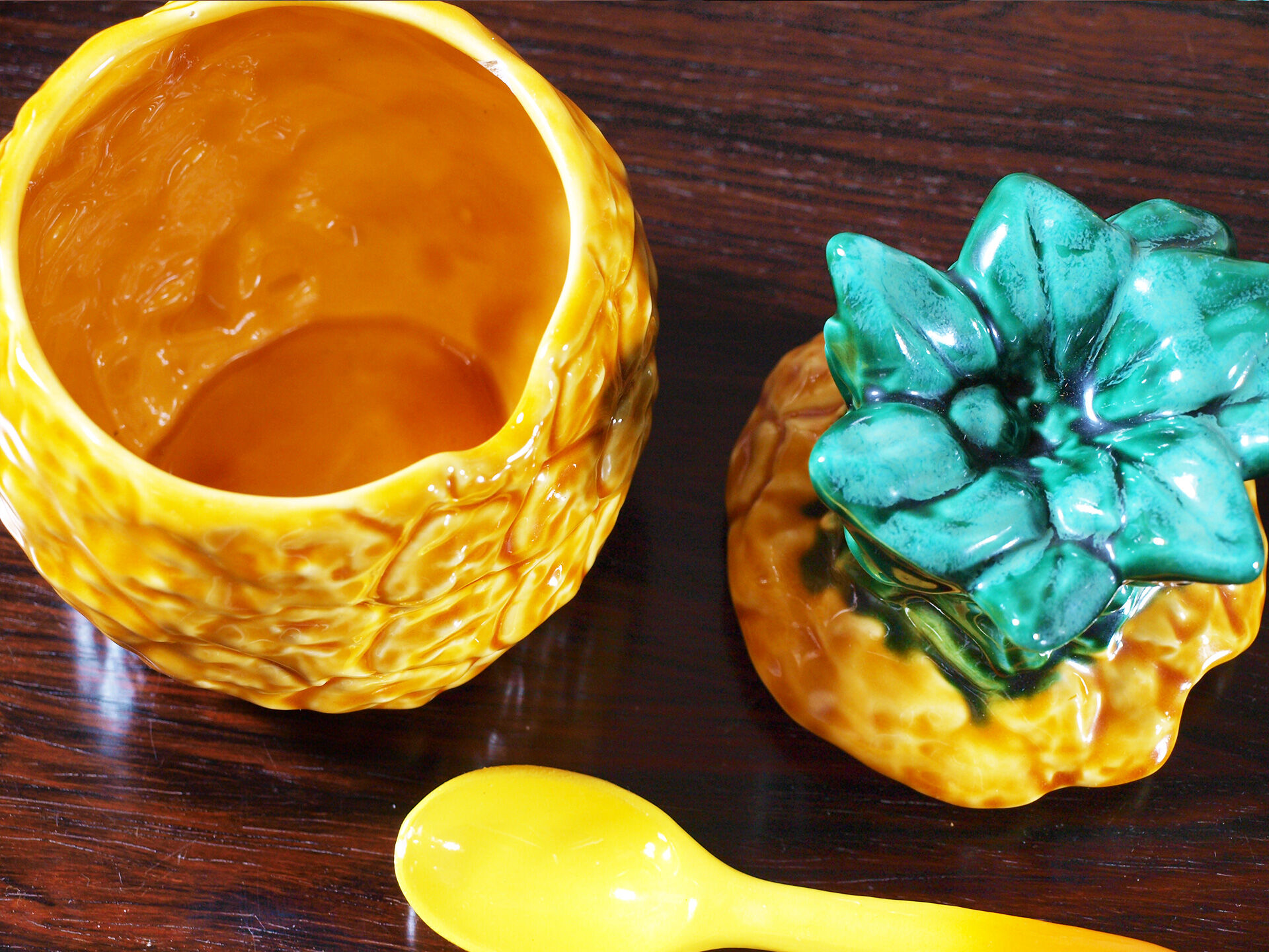 Ceramic pineapple sugar box