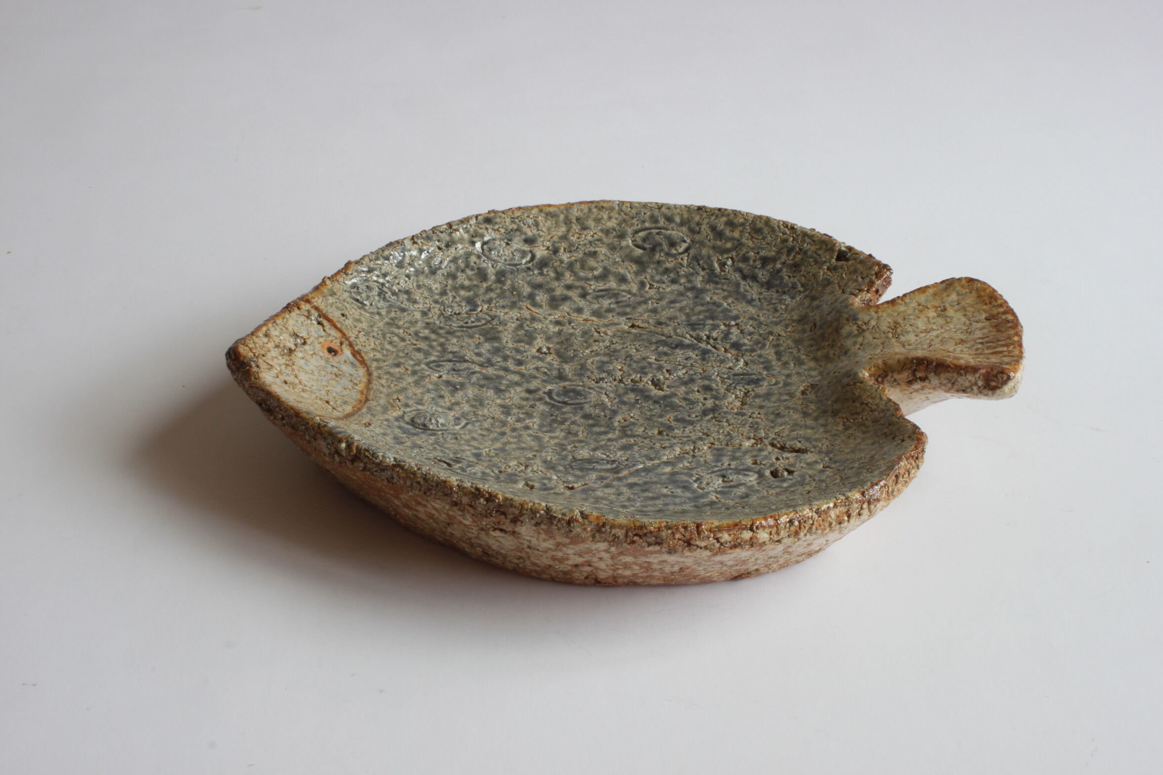 Fish shaped stoneware serving dish