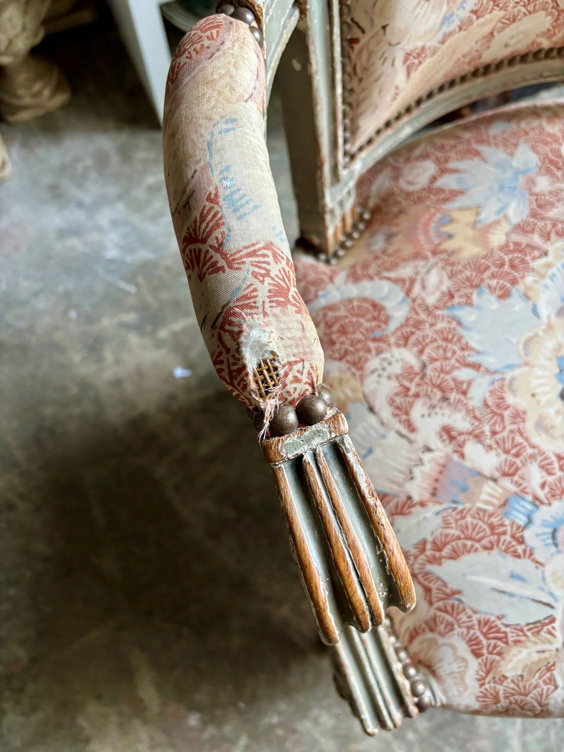 Fauteuil d'époque Louis XVI, tissus indienne n°1