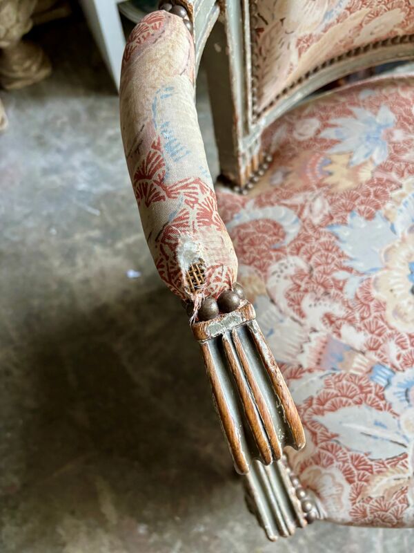 Fauteuil d'époque Louis XVI, tissus indienne n°1