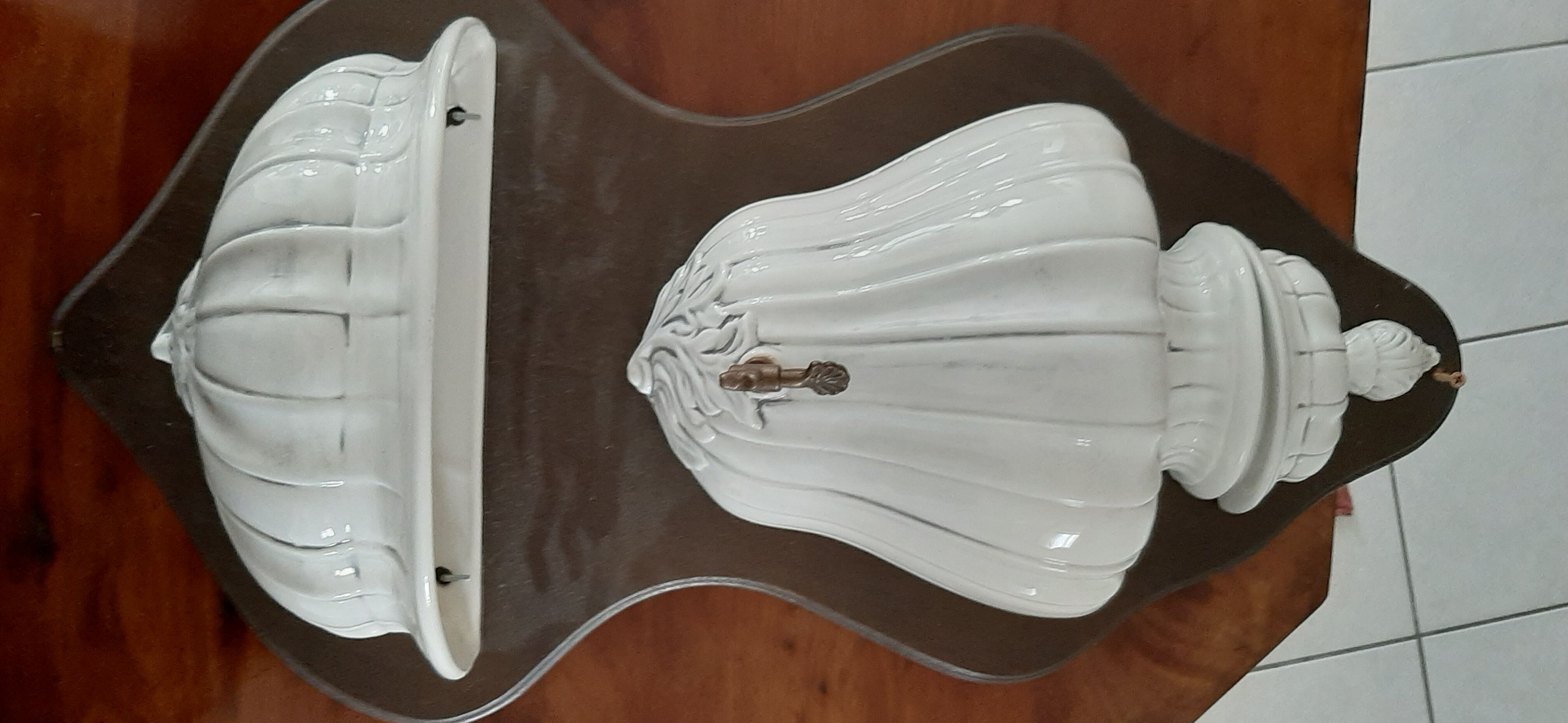 Earthenware fountain