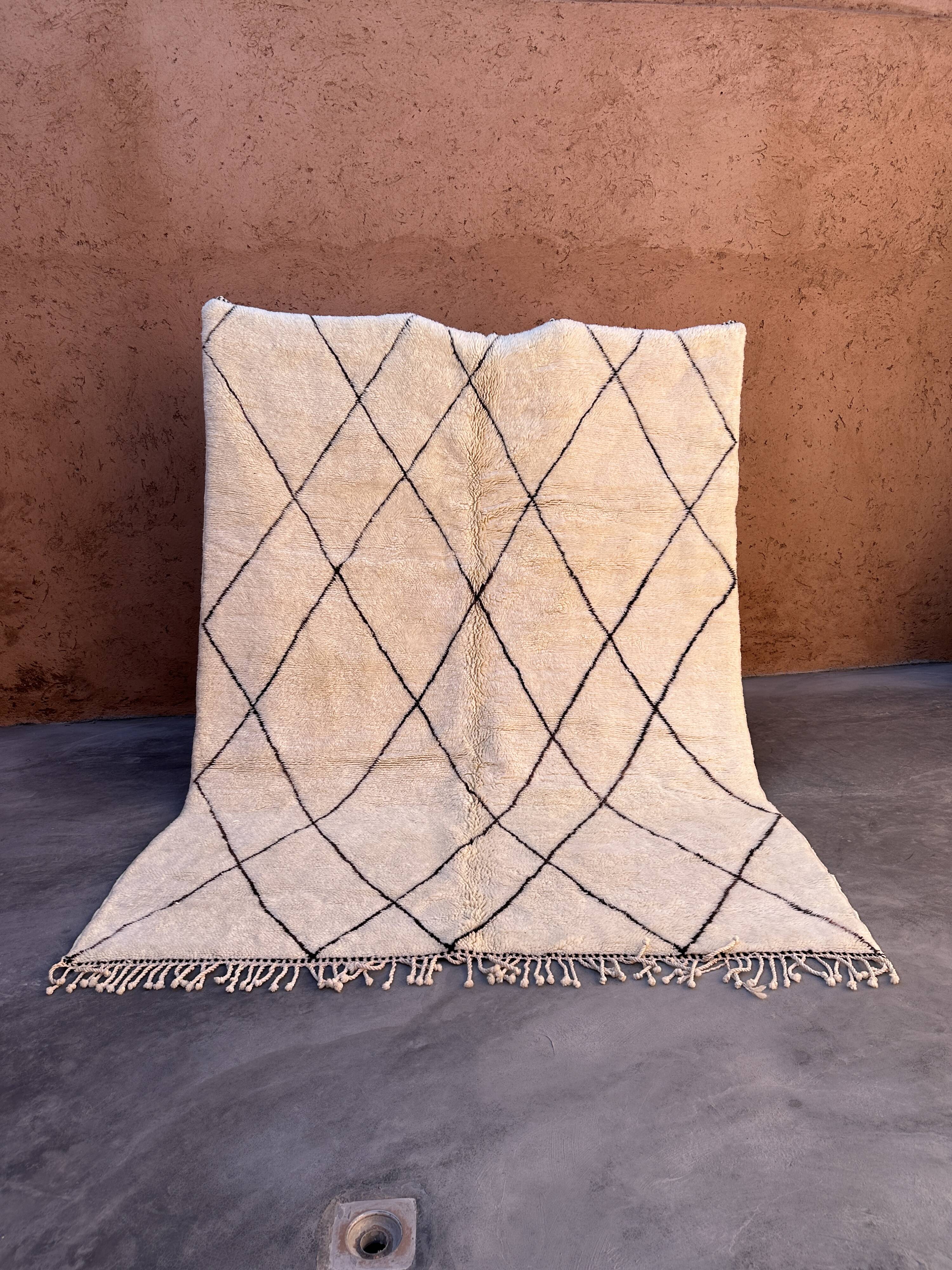 Moroccan rug Beni M'Rirt white - 224 x 294 cm