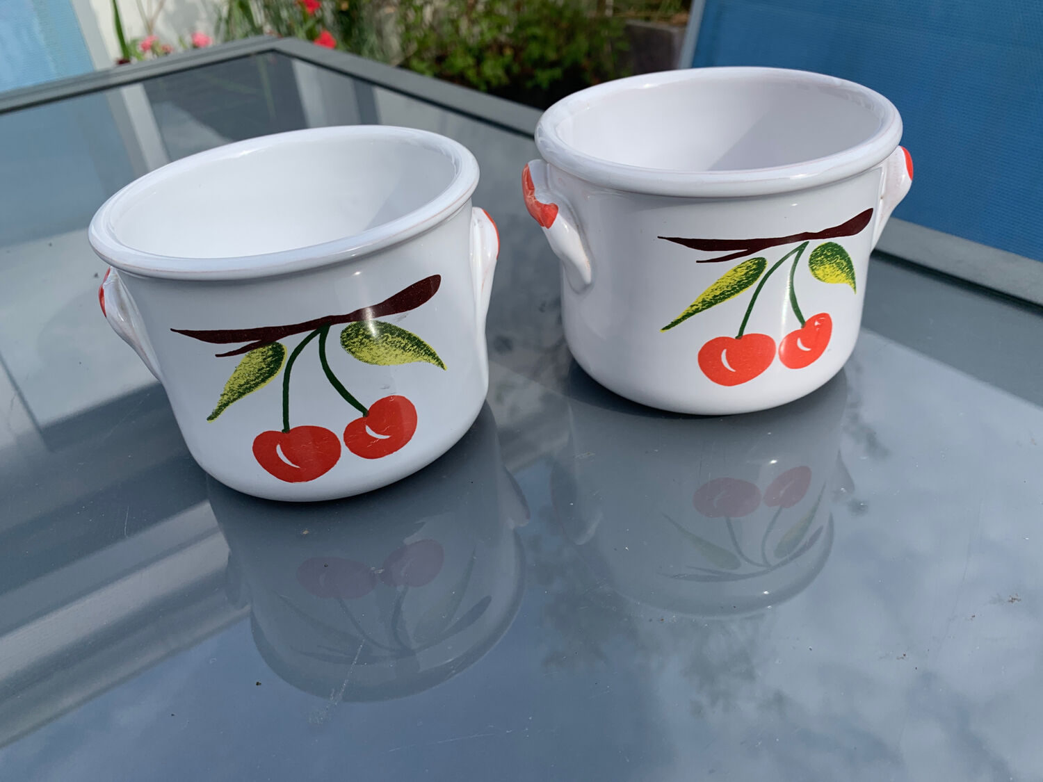 2 terrine pots deco cherries Vintage