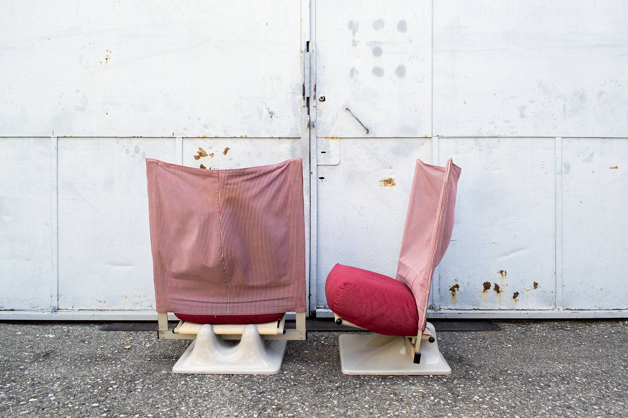 Paire de fauteuils modèle AEO par Archizoom Associati pour Cassina, 1973