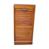 Workbook with curtain in oak