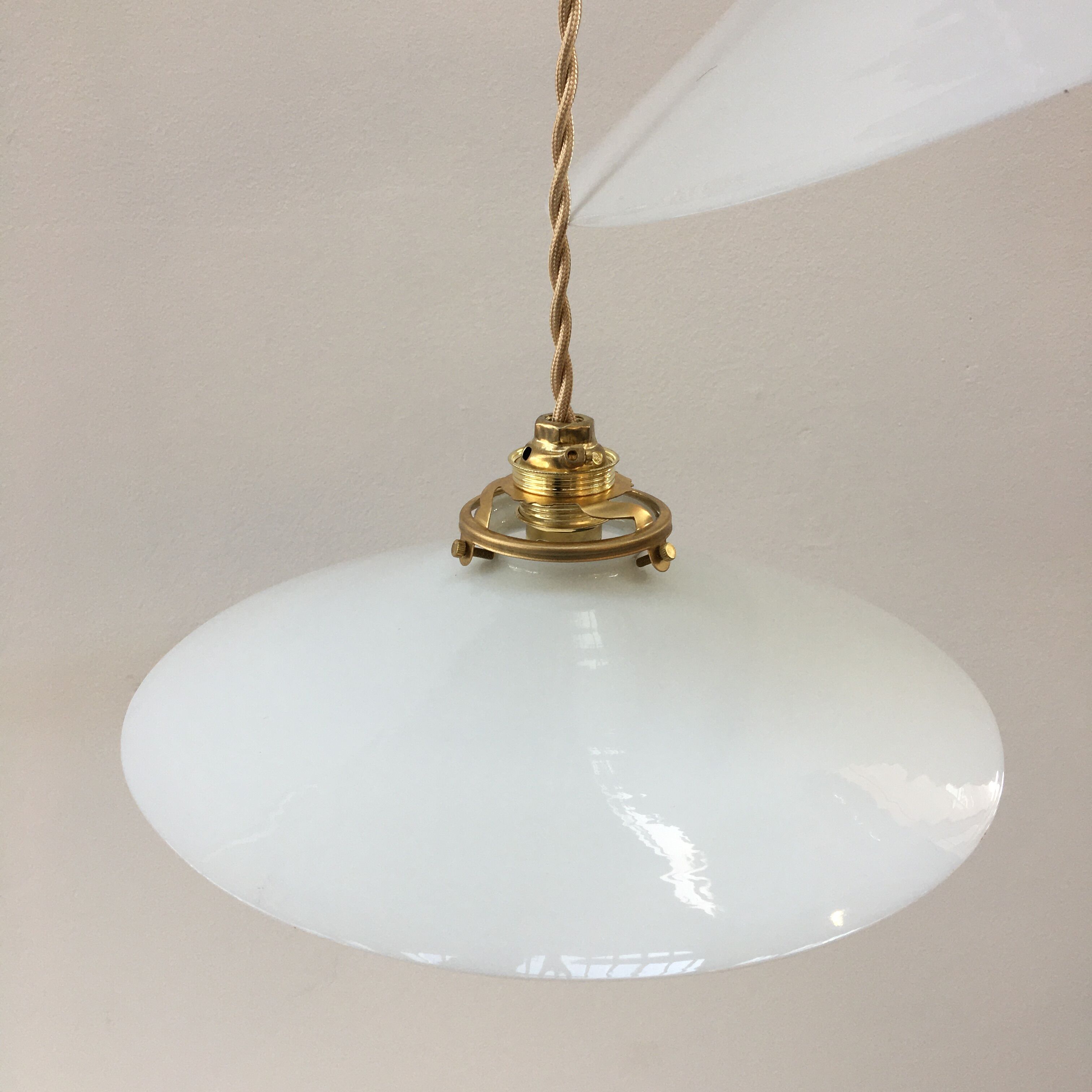Pair of suspensions in white opaline
