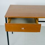 A “student” office by Pierre Guariche for Meurop