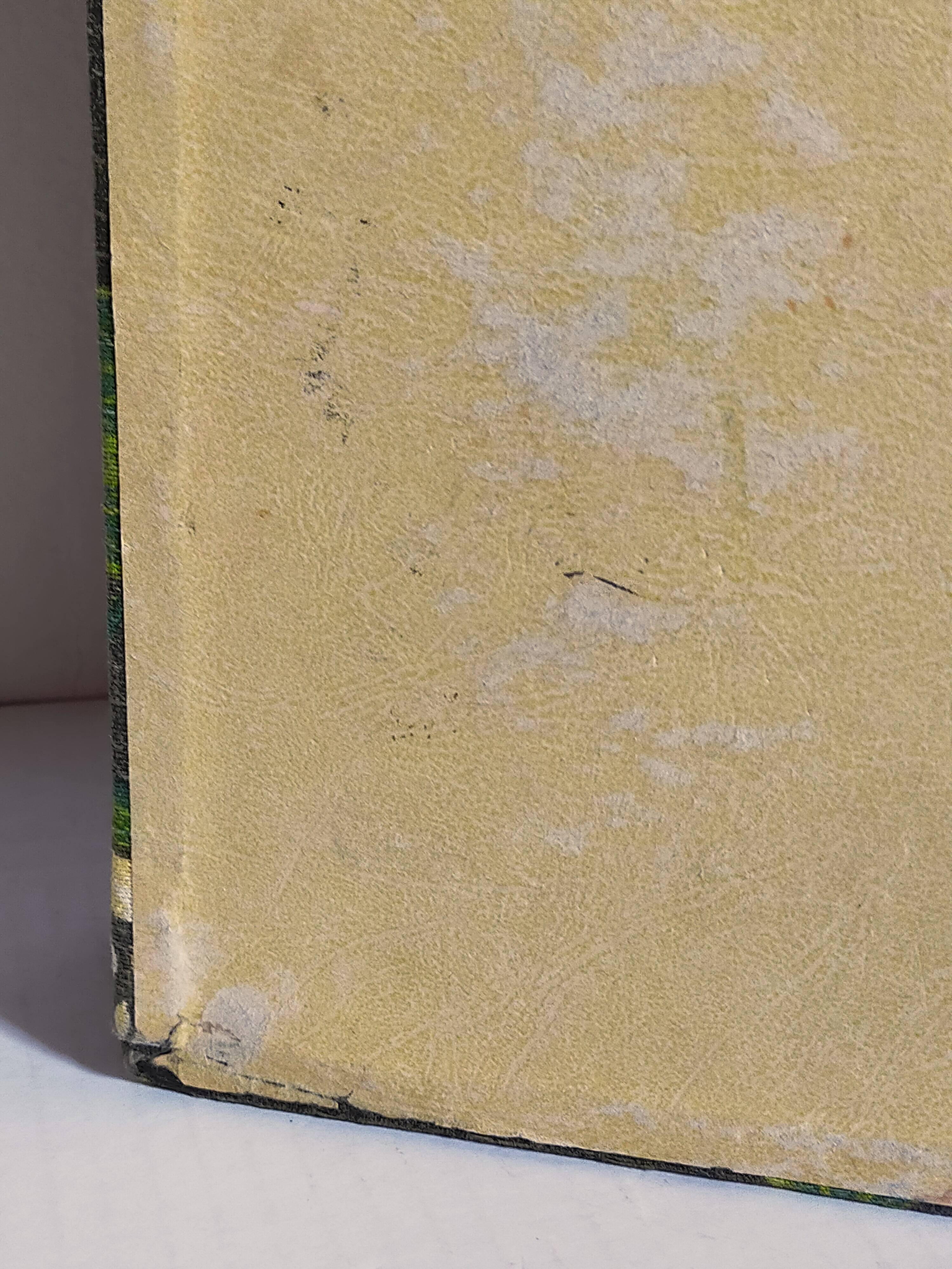 Box padded with old fabric