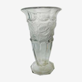 Vase en verre guirlande de fleurs en verre depoli epoque art nouveau