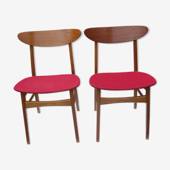 Pair of Scandinavian chairs in teak and red fabric