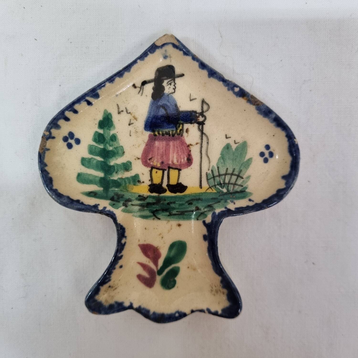 HB Henriot earthenware cup rests tea strainer