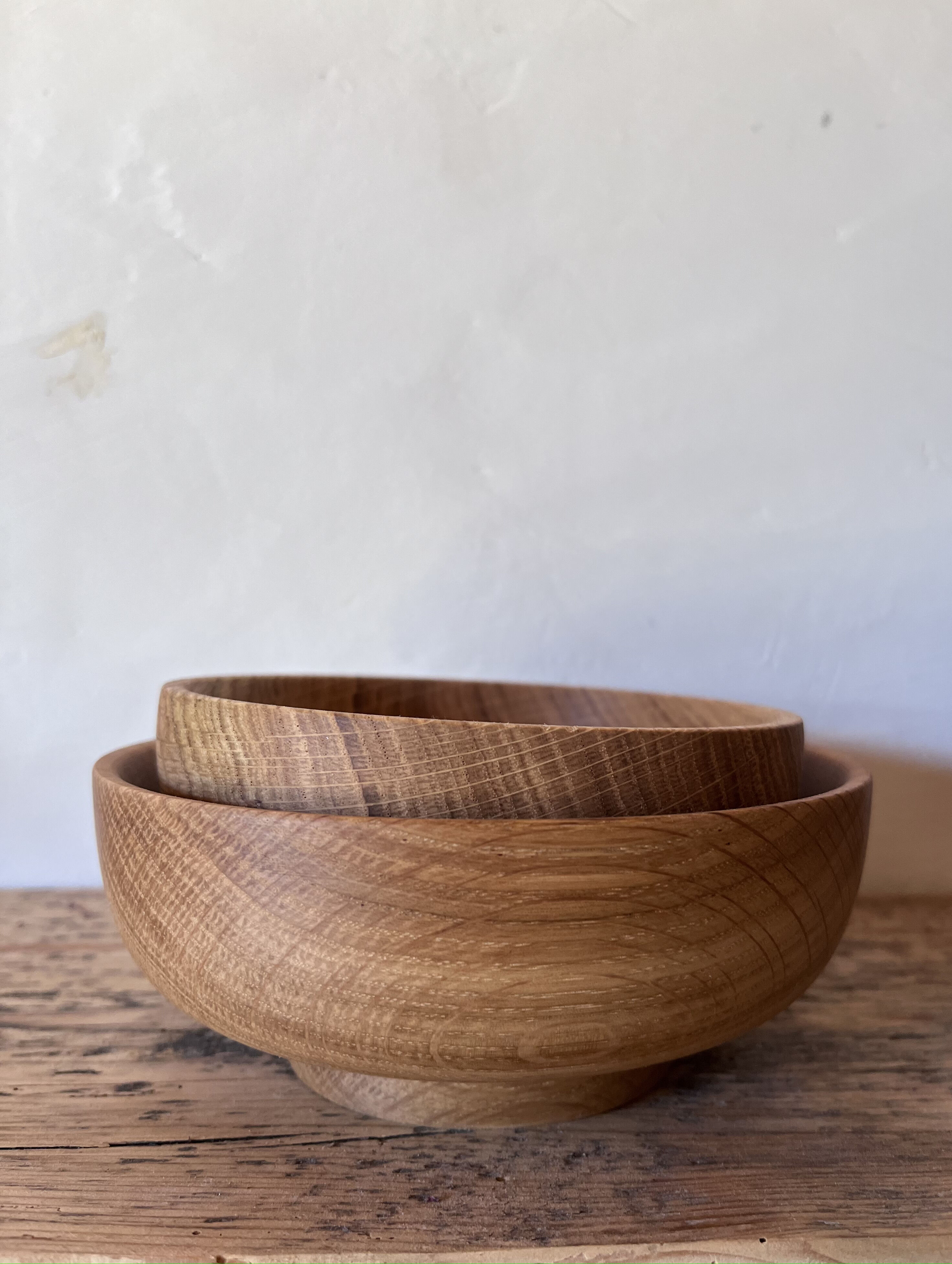 Set of 2 oak bowls