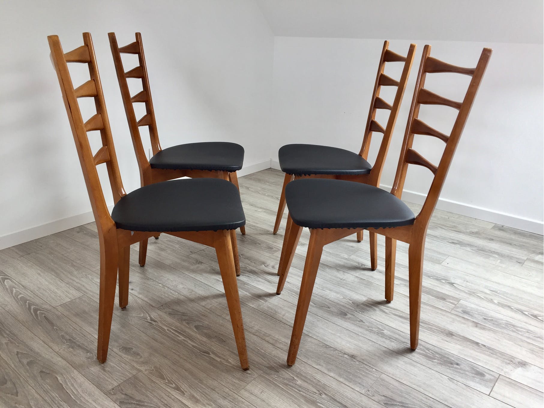 Set of 4 scandinavian chairs