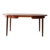 Extendable round table