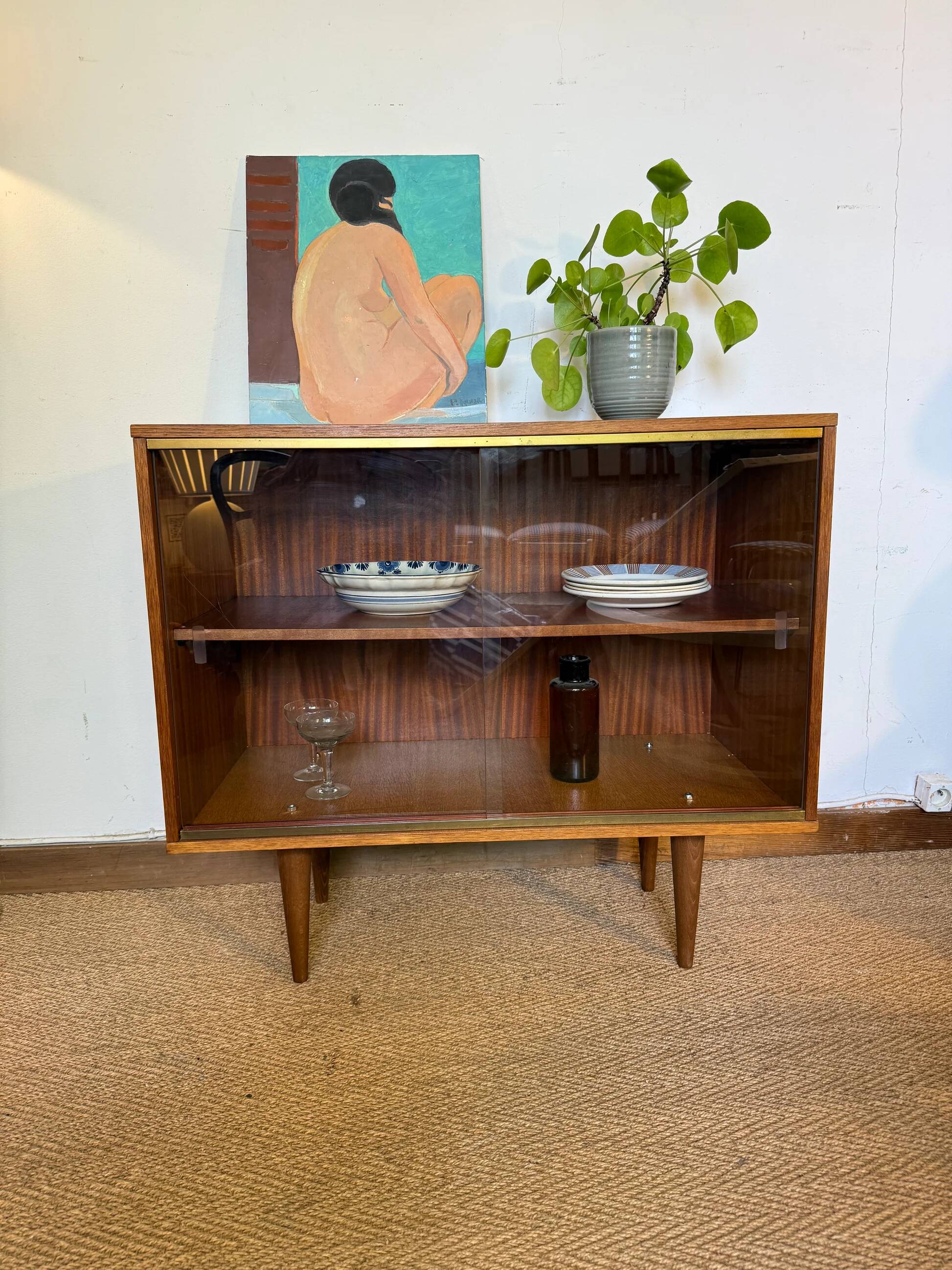 Enfilade vitrée vintage en placage de teck