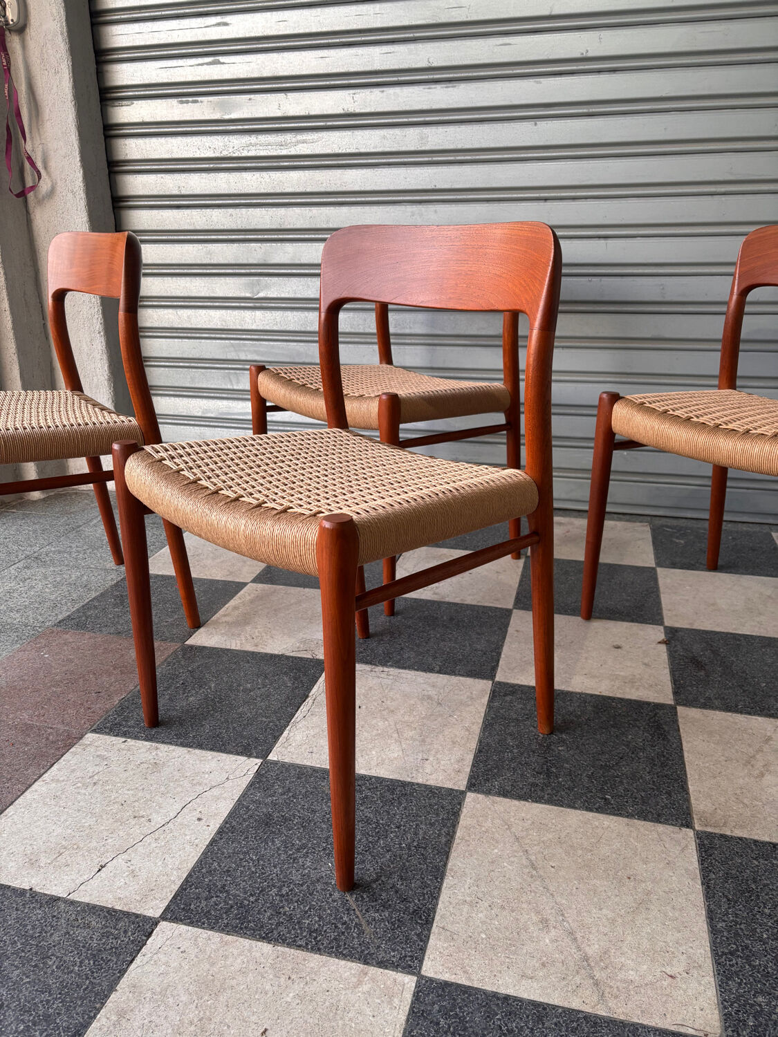 Moller 75 chairs