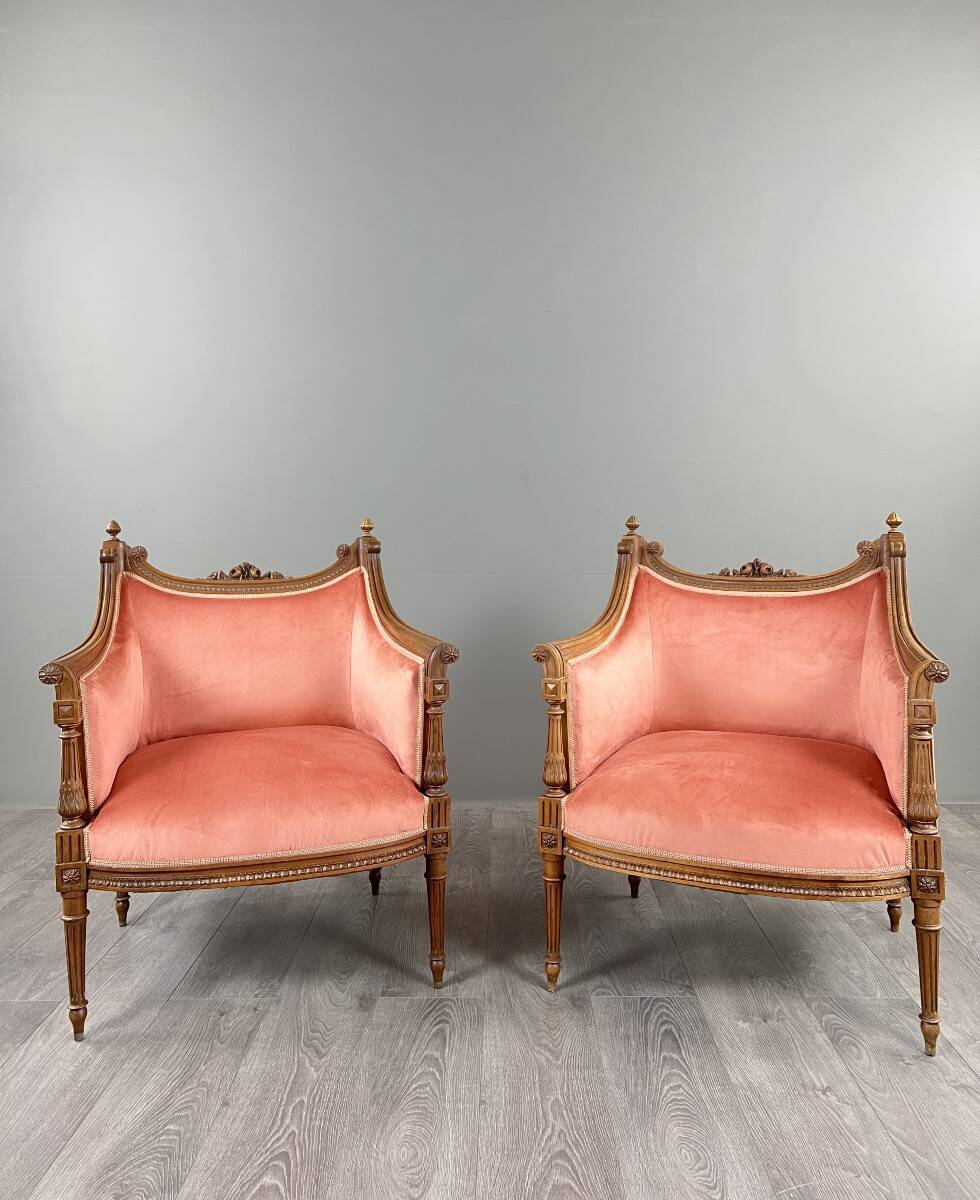 Paire de fauteuils bergères de style Louis XVI en bois sculpté, velours, XX