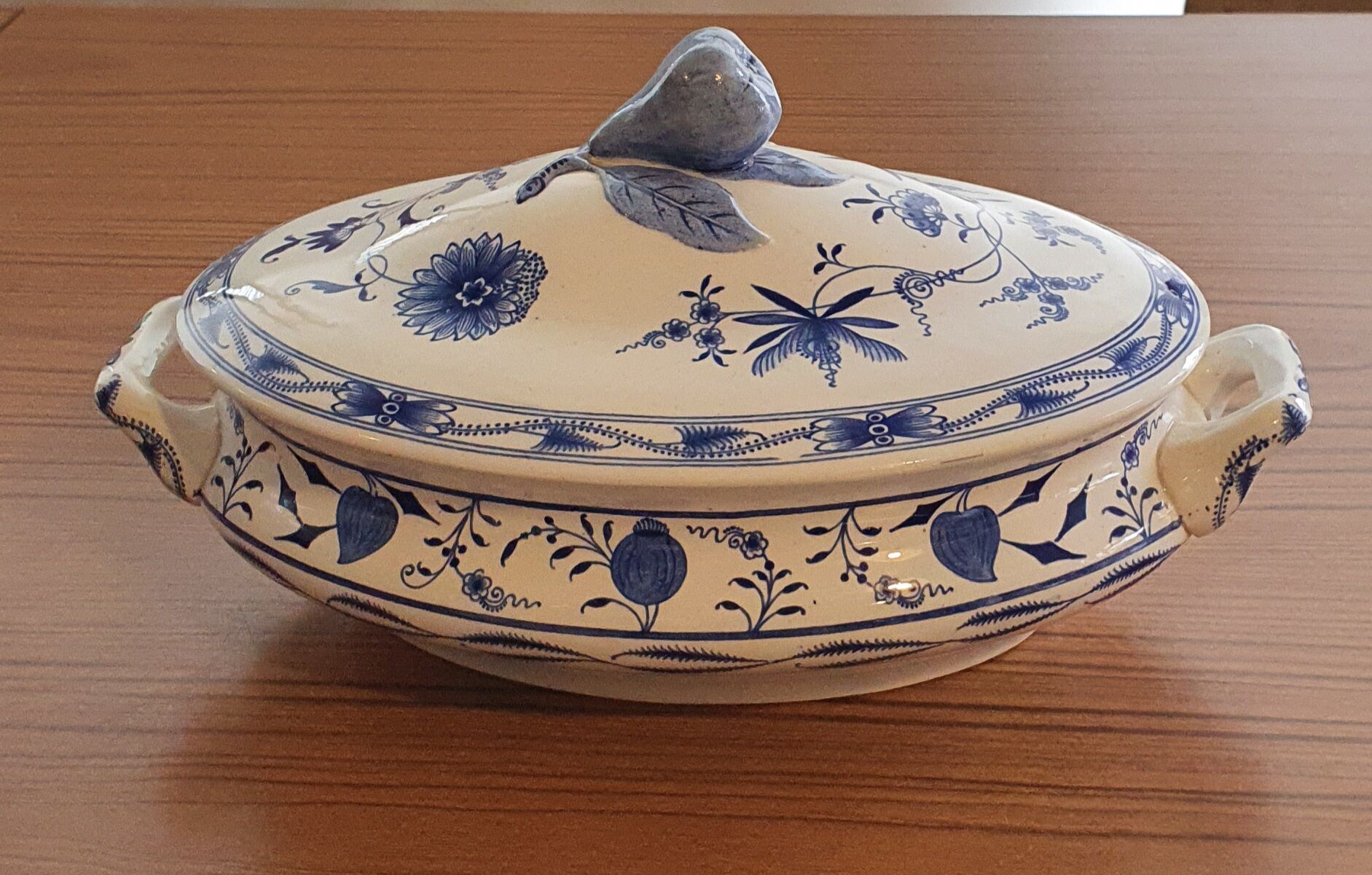 Earthenware soup kitchen