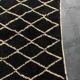 Handmade wool rug, size 150 x 250 cm