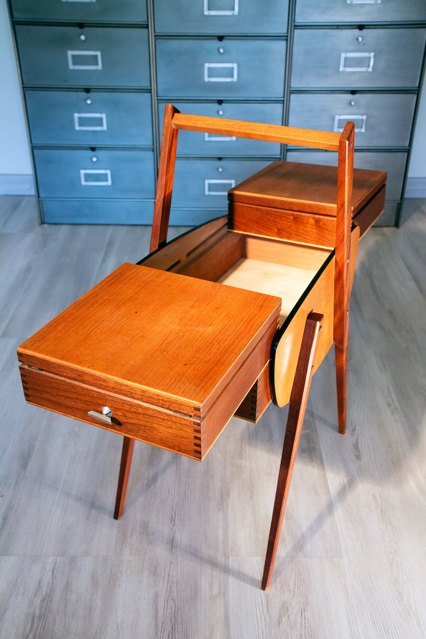 Worker, book box, compass feet, year 50-60