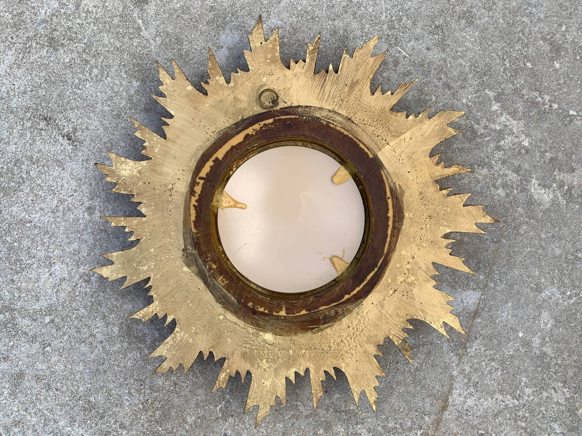 Mirror sun or wooden witch, gilded with gold leaf, diameter 41 cm