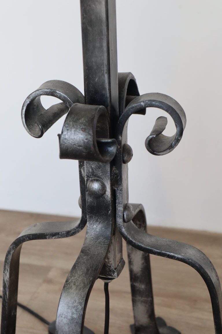 Brutalist floor lamp "Le chant du Coq" in wrought iron, 1950