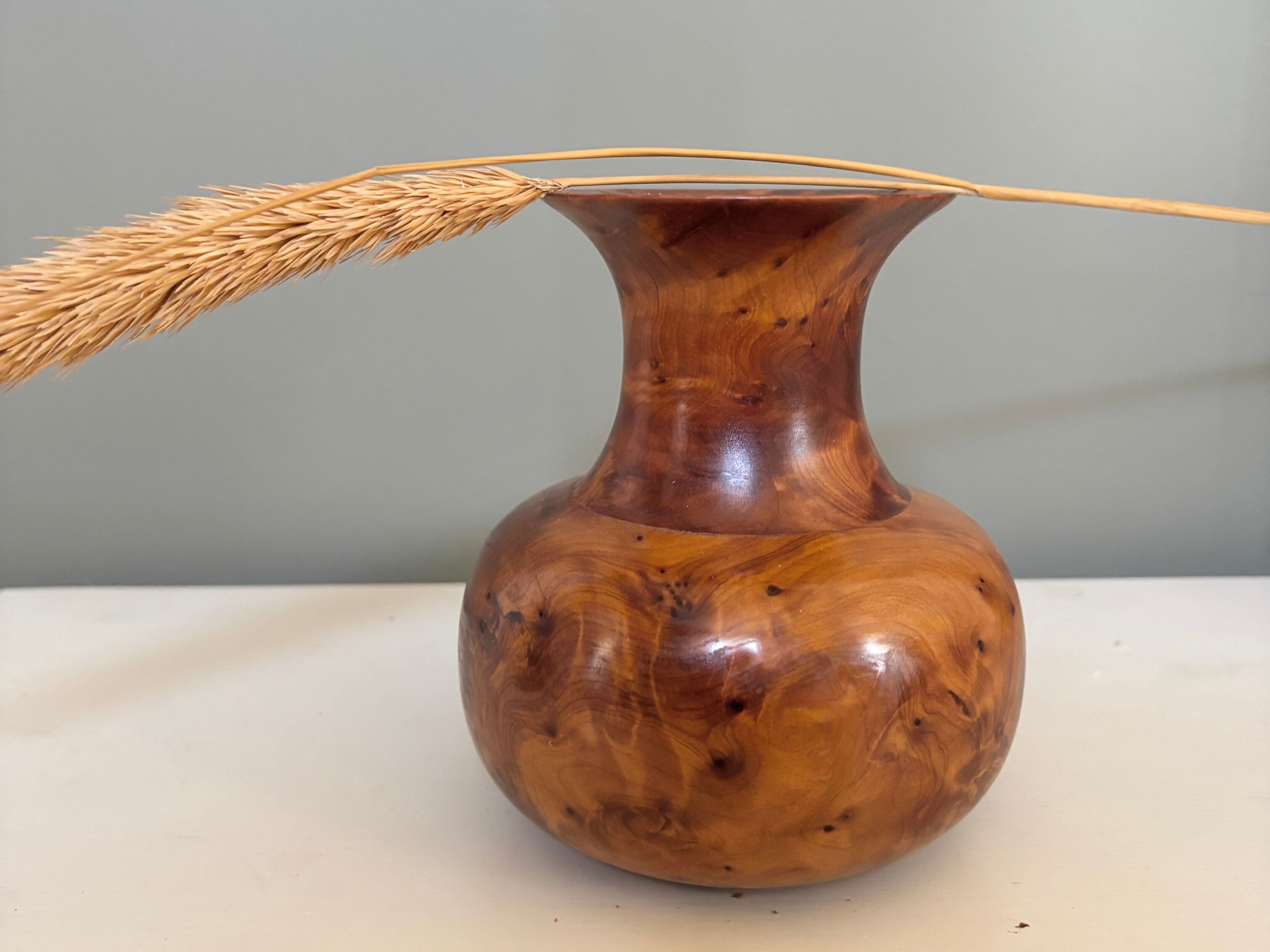Vase en bois mid century