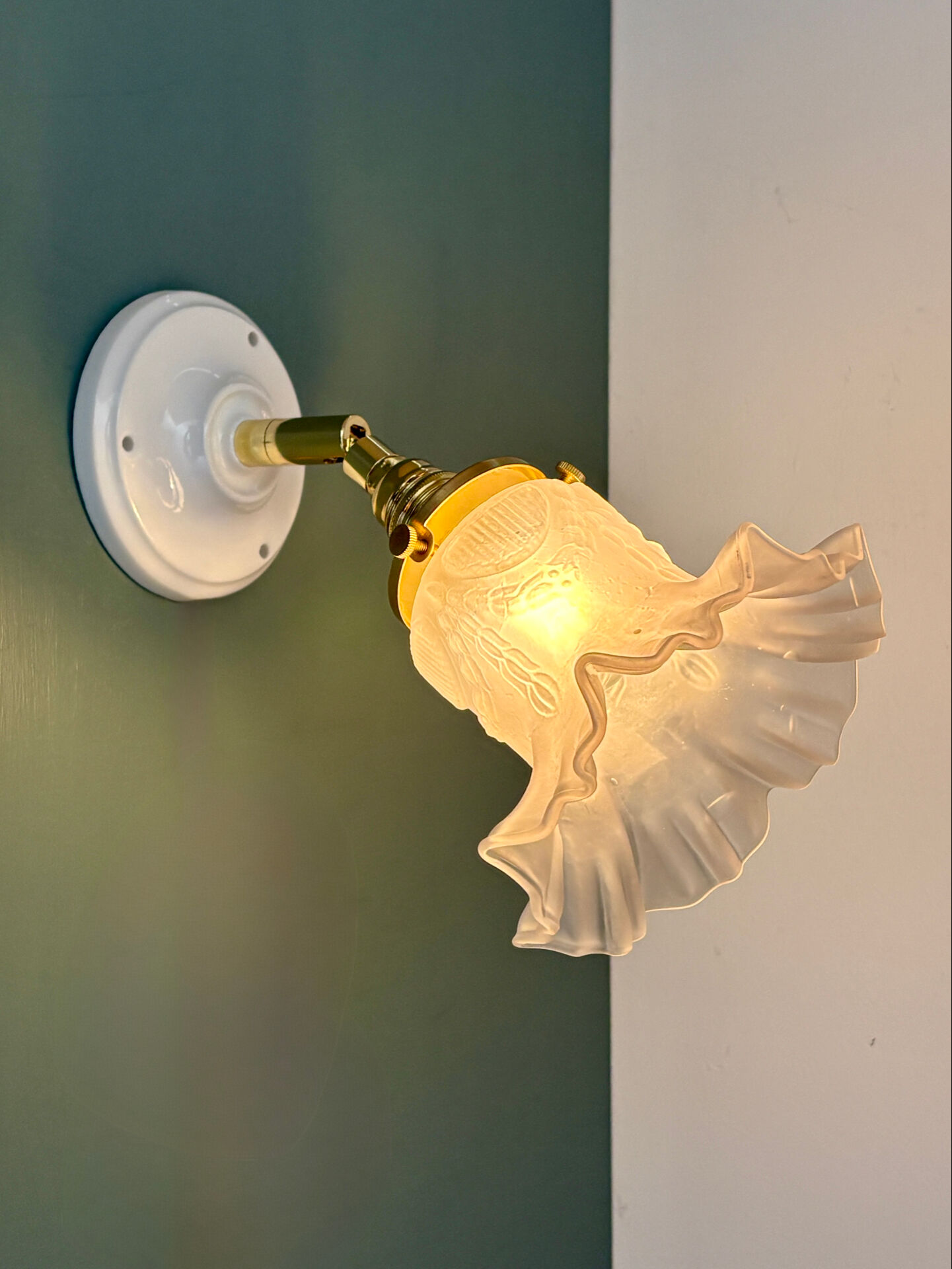 Vintage frosted glass tulip wall light