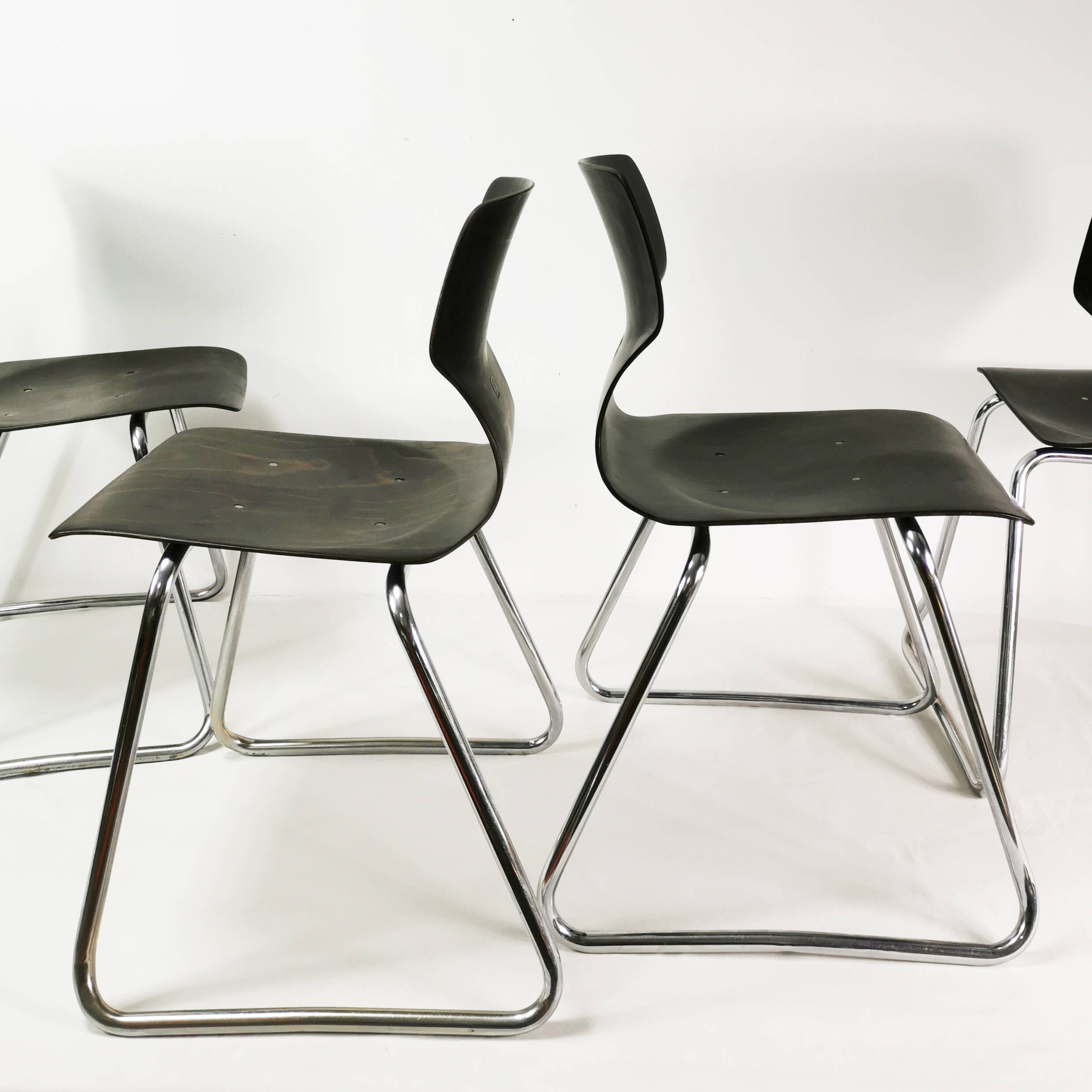 Un ensemble de chaises modernistes Pagholz Flototto, Allemagne, années 1970.