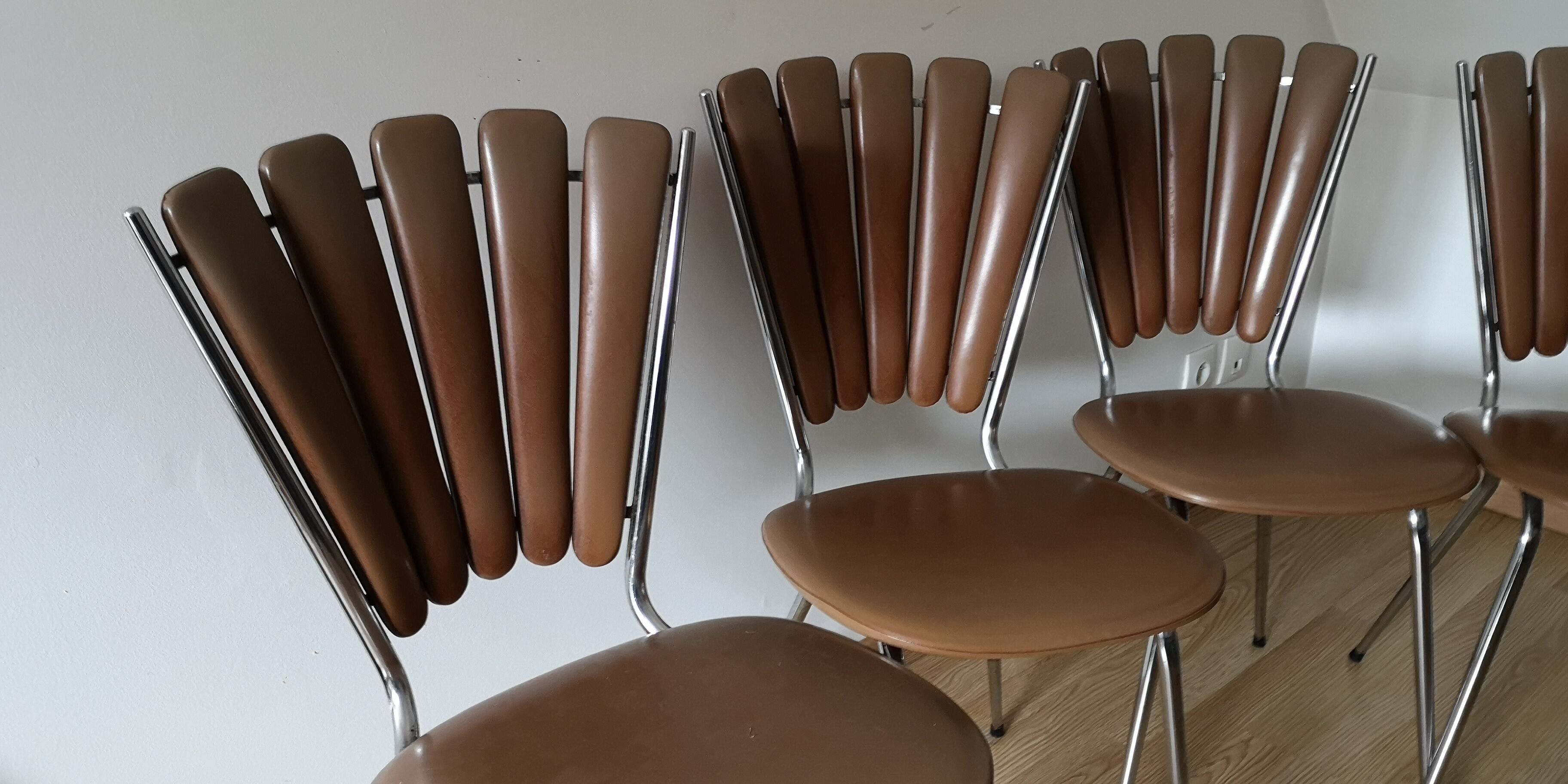 Lot of 4 chairs vintage petals 1970s