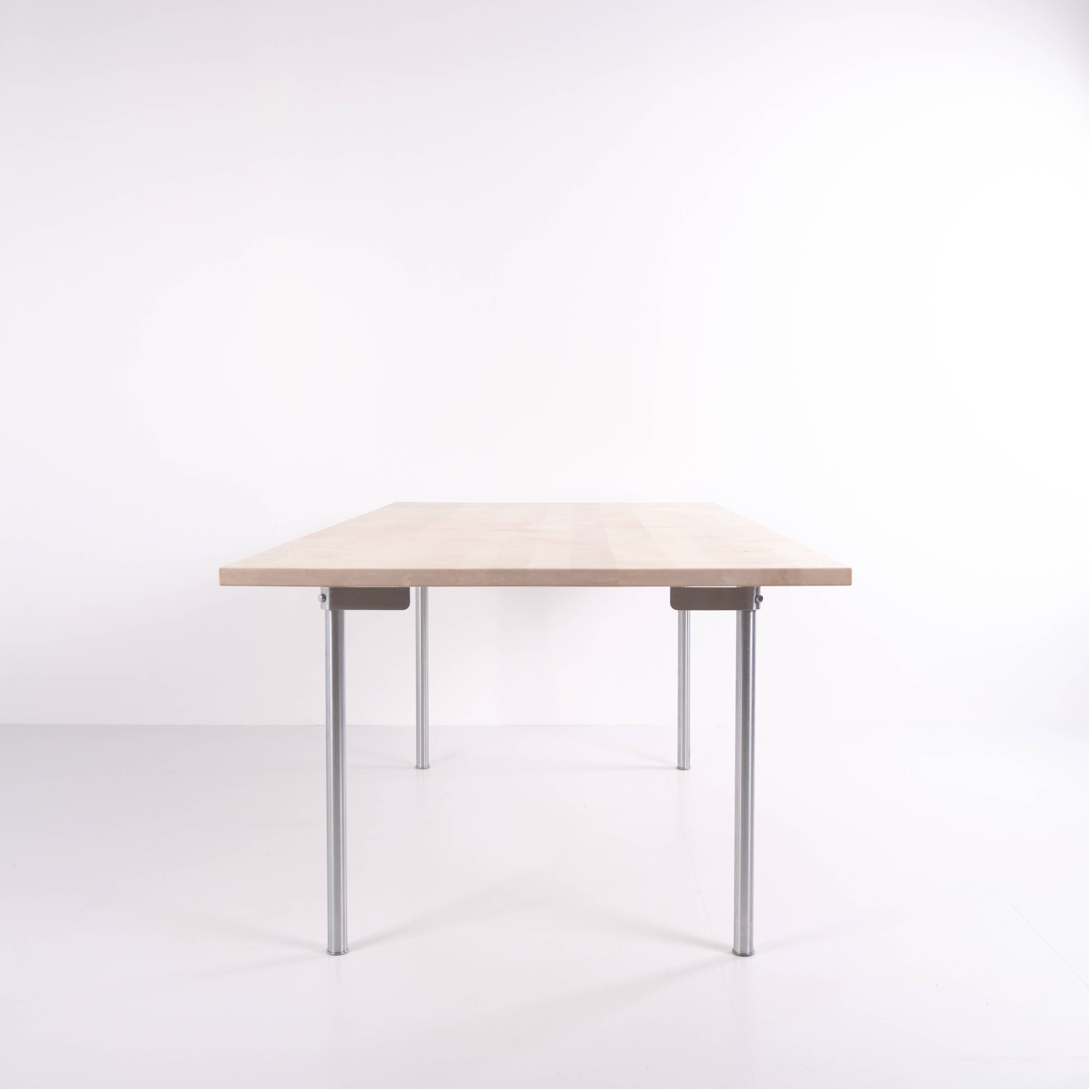 CH318 dining table – Hans J. Wegner – solid beech – extension leaves – Tranekær Møbler