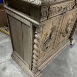 Hunting buffet with 2 bodies