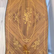 Louis XV style coffee table with floral marquetry and gilded bronze – 20th century