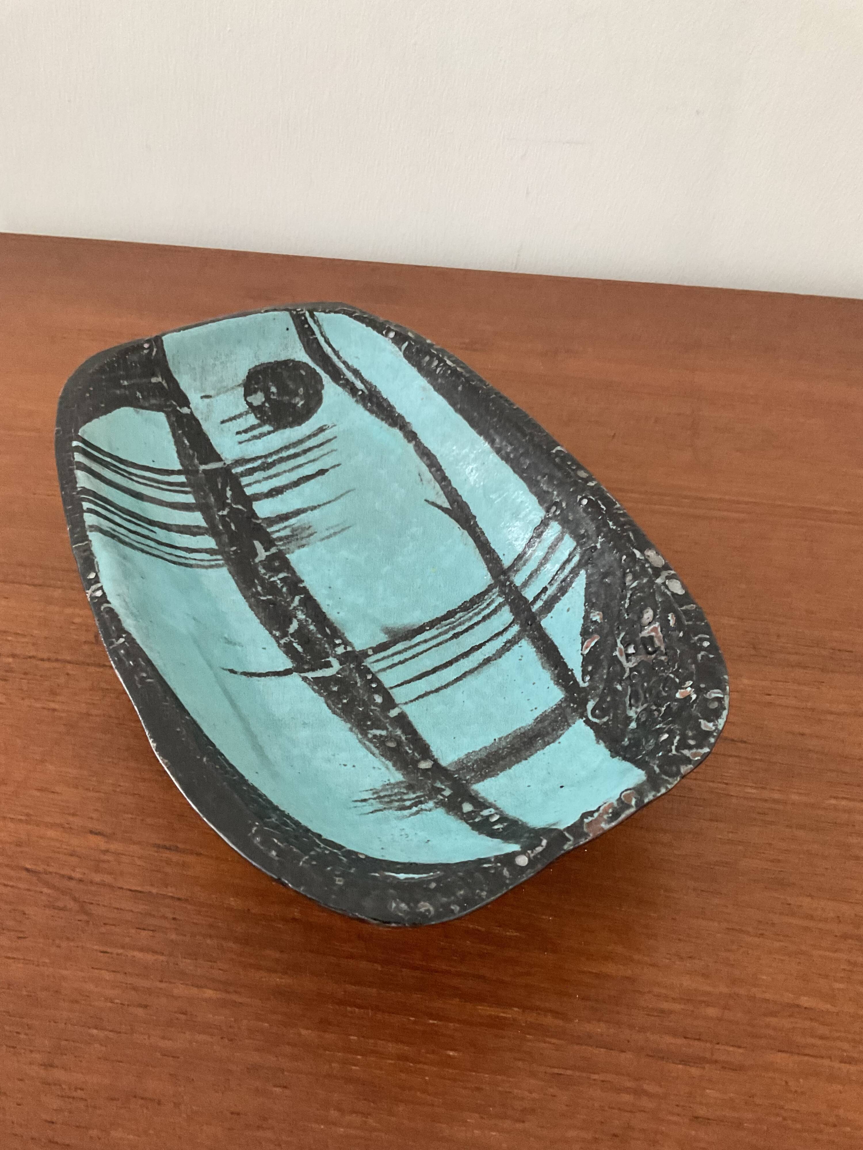 Empty vintage ceramic pocket signed