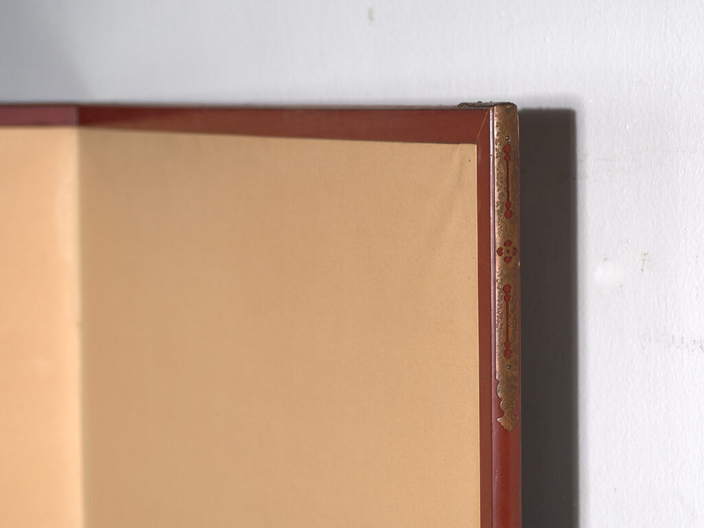 Ancient Japanese folding screen with two panels on a gold background – Japan, circa 1920