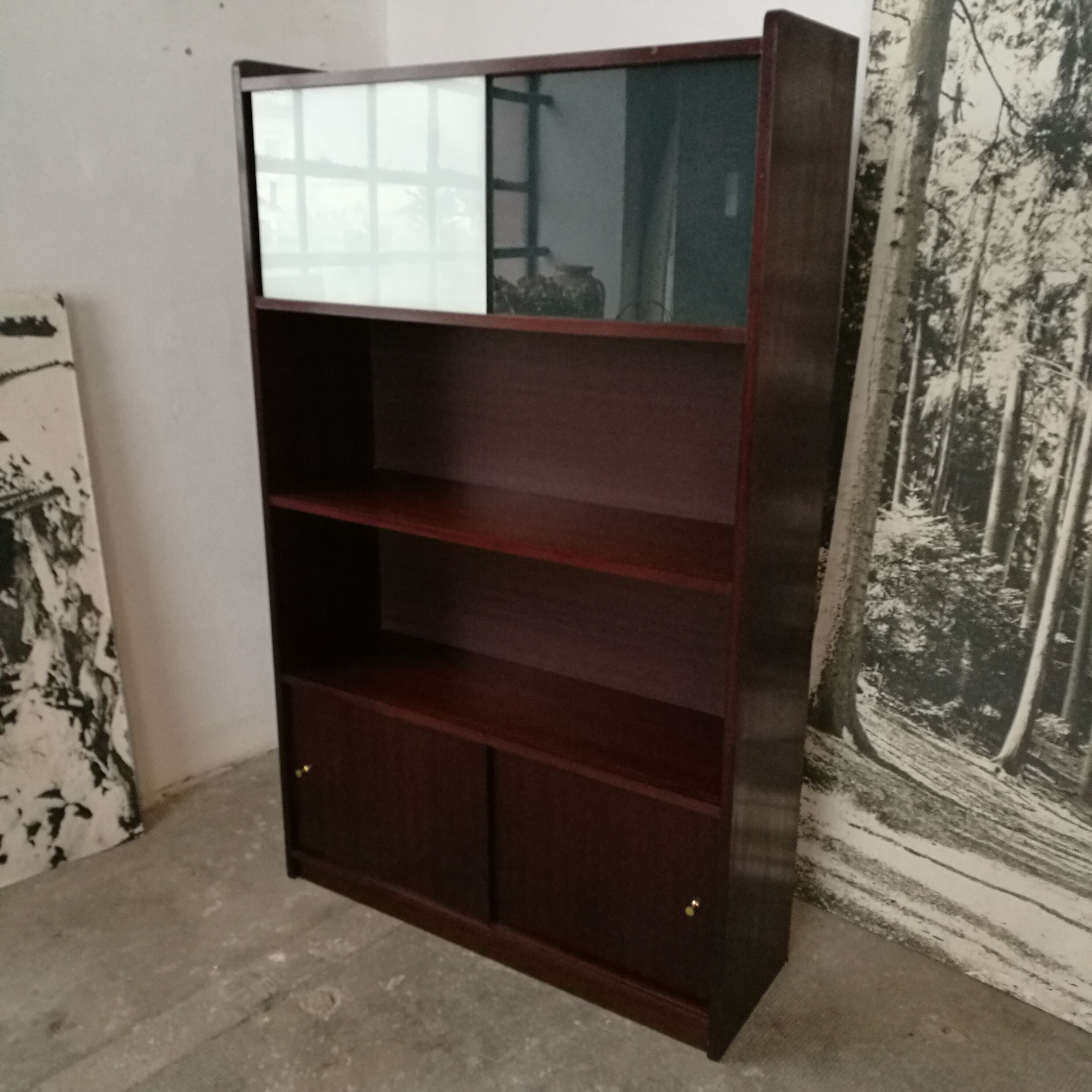 Vintage shelf library