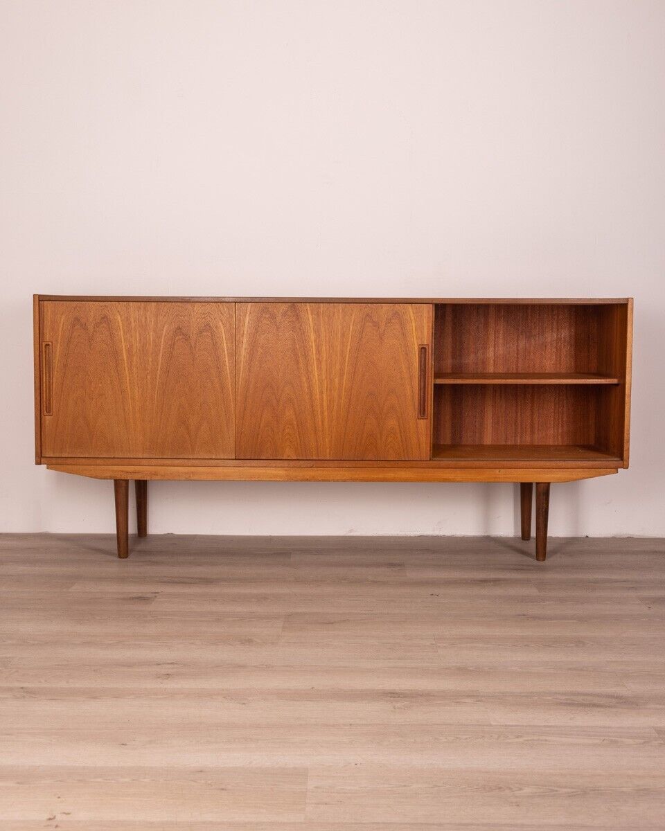 1960s Vintage Sideboard in Teak Wood Danish Design