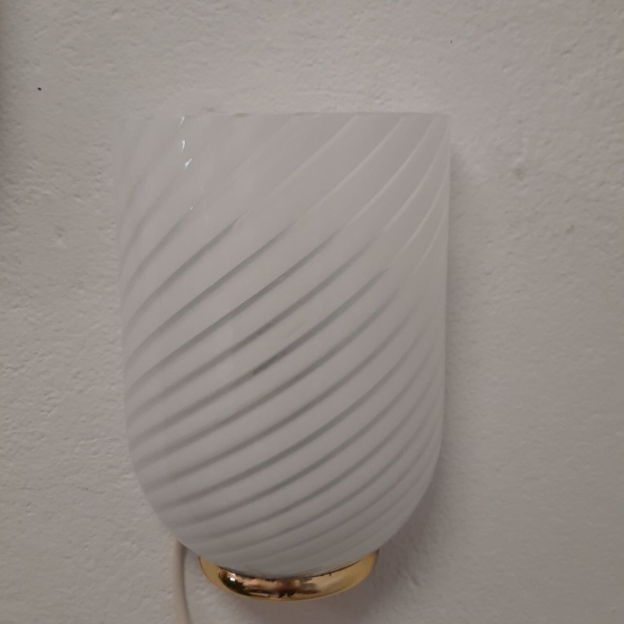 Pair of 80s wall lamps, striped Murano glass and brass