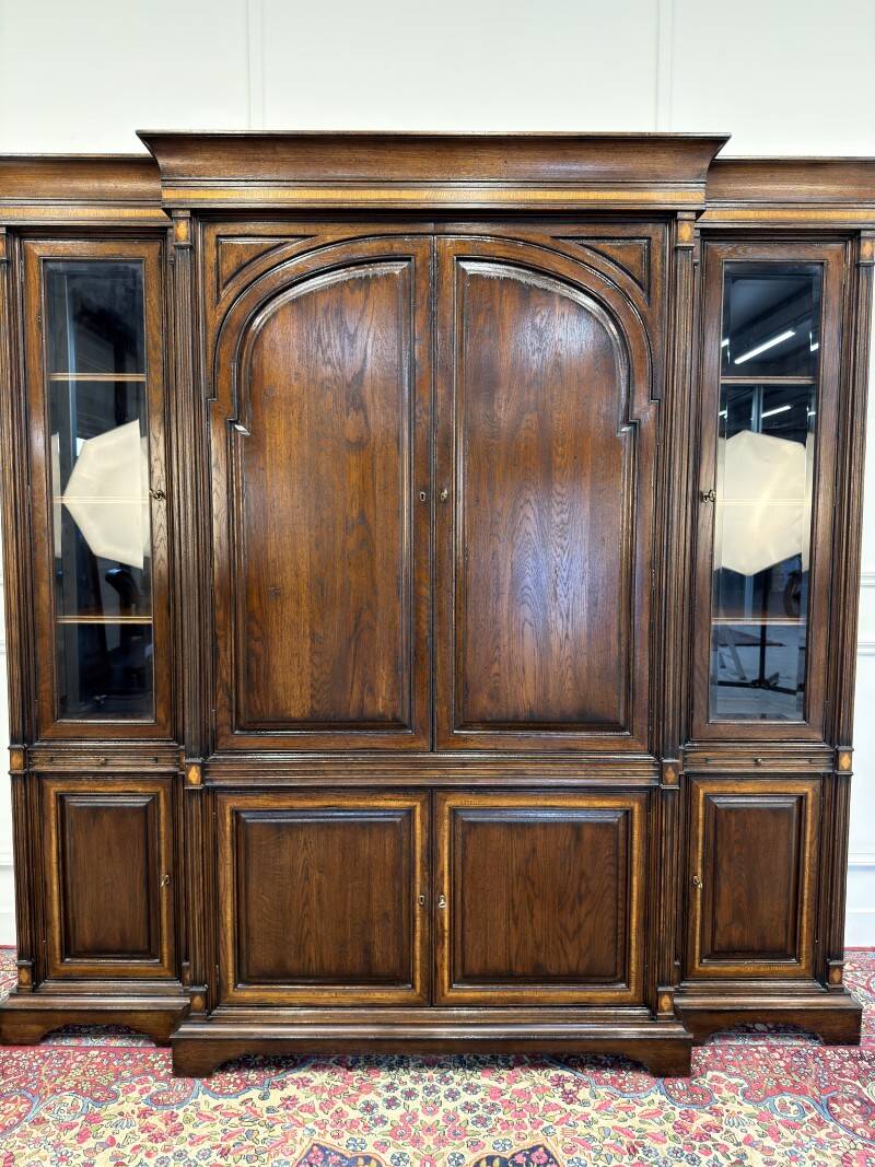 Classic English Royal Antique Collection Bookcase