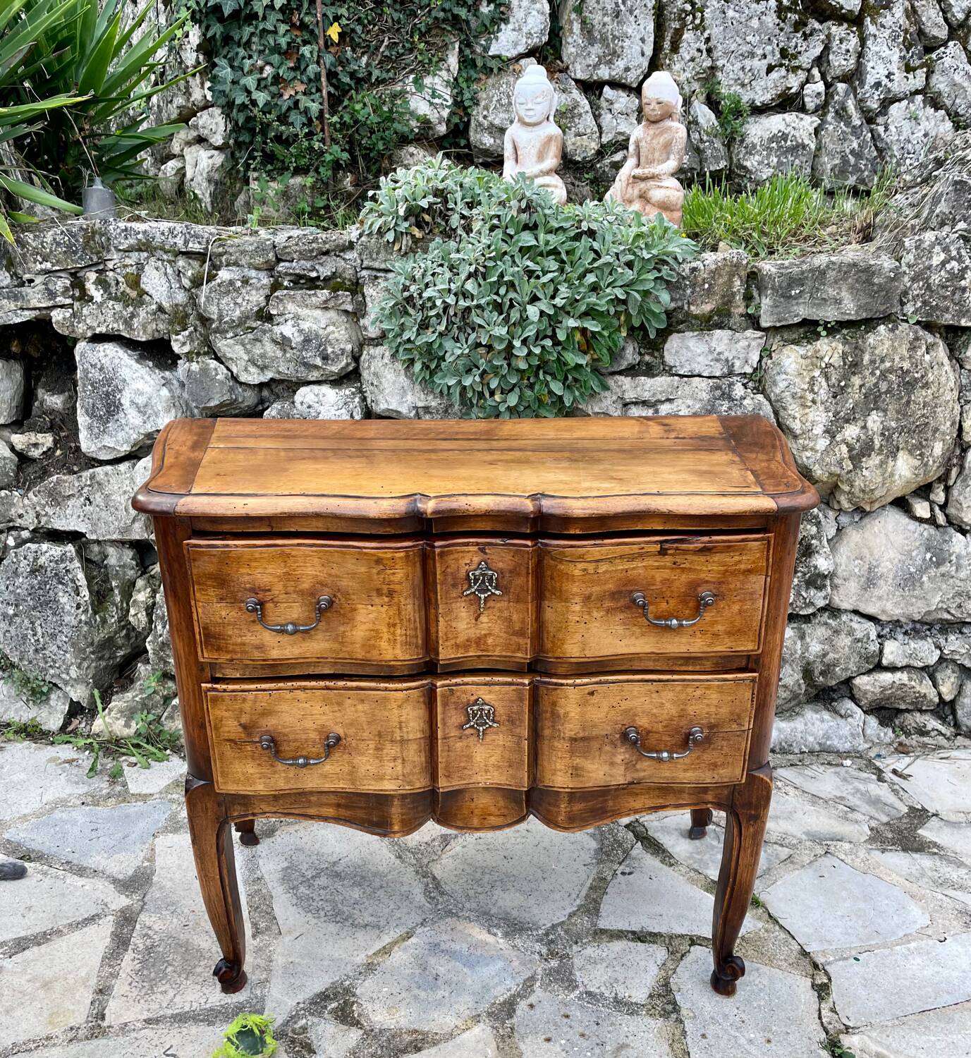Petite commode en noyer d’époque louis xvi  18 eme siècle
