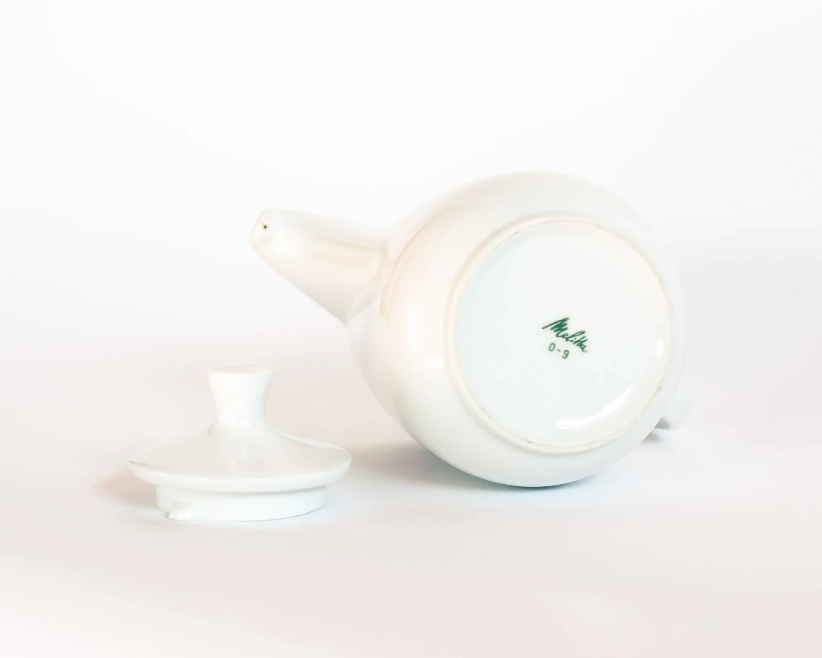 White Melitta teapot / coffee pot