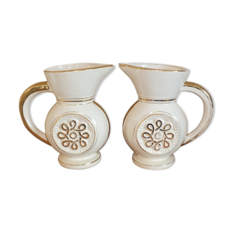 Pair of pitchers 50s in earthenware