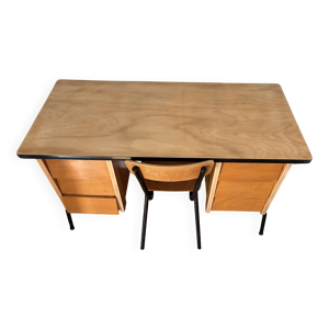 bureau vintage et sa