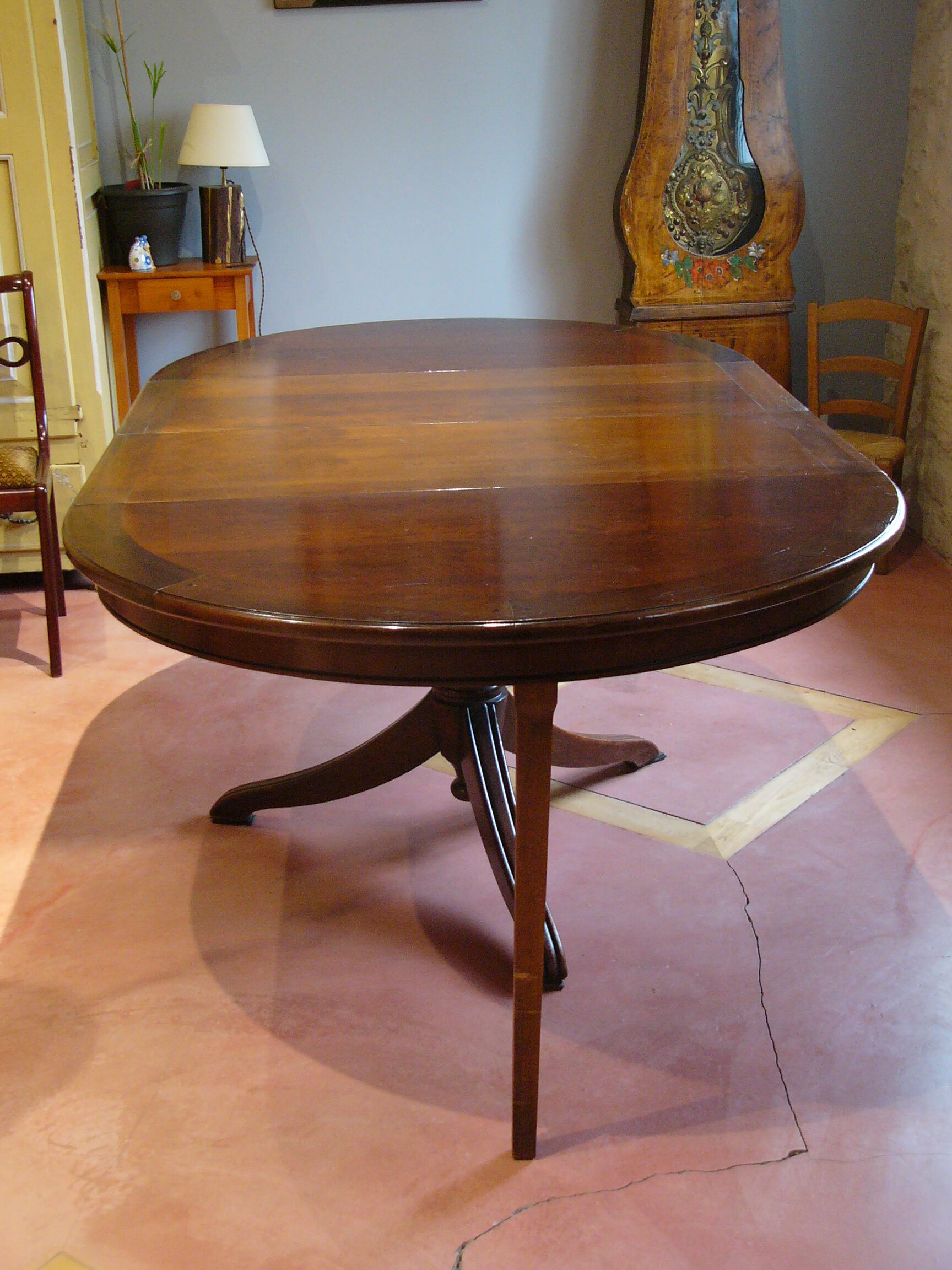 Dining room table