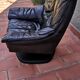 Fauteuil cuir scandinave pivotant pied central 1970 vintage