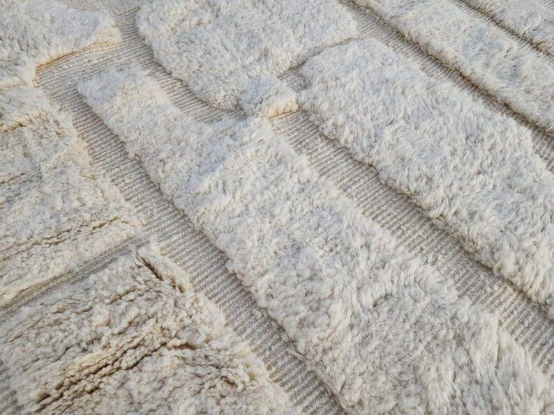 Moroccan Berber rug in ecru 300x200 cm, handmade rug with geometric design.