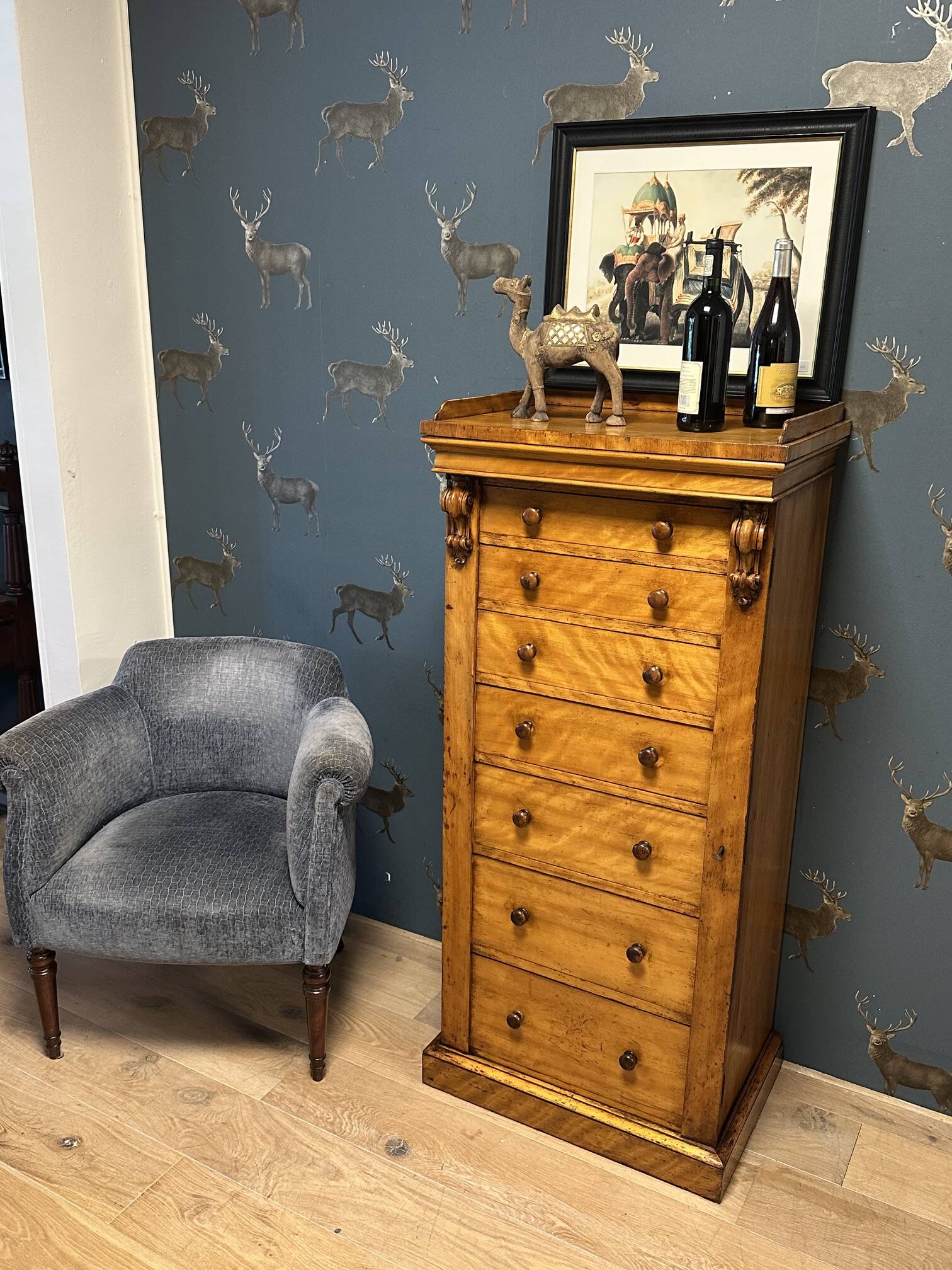 Wellington chest of drawers / file cabinet