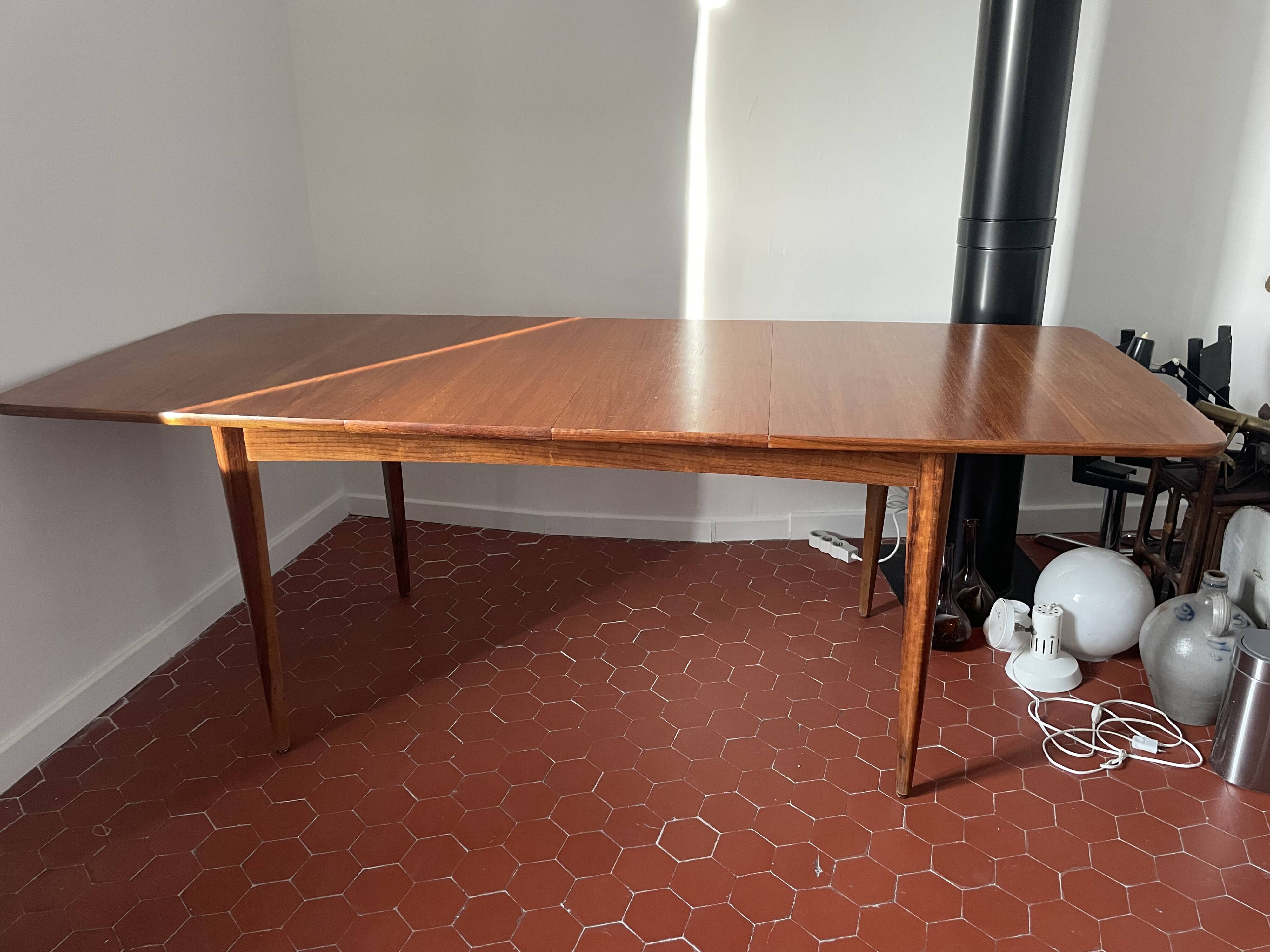 Table à manger extensible scandinave